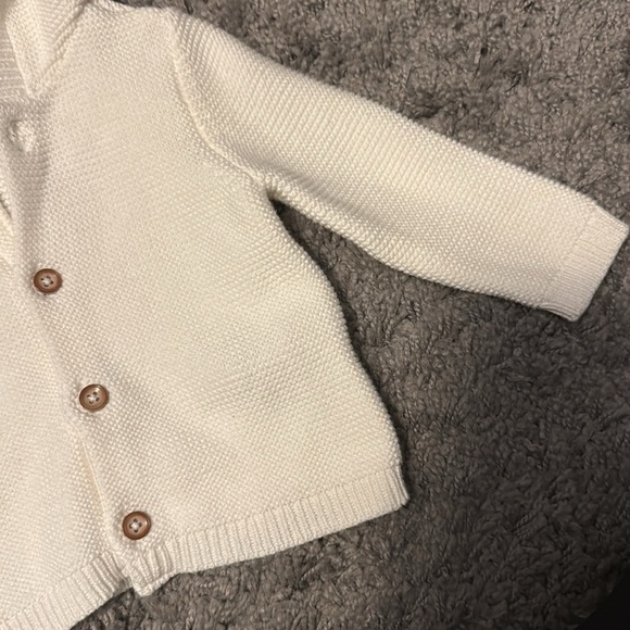 Carter’s White Baby Sweater With Bear Ears On Hoodie - Picture 3 of 11